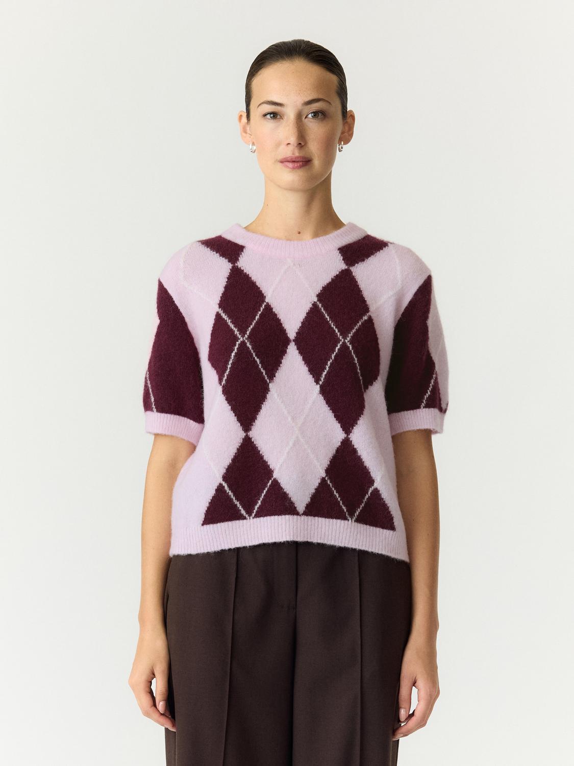 model_shot-front